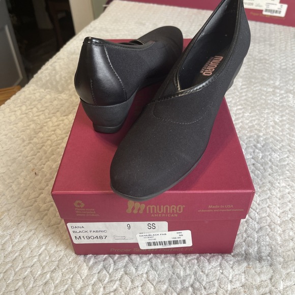 Munro Dana Loafer Women's Size 9 SS Black Satin Low Wedge Slip On Shootie